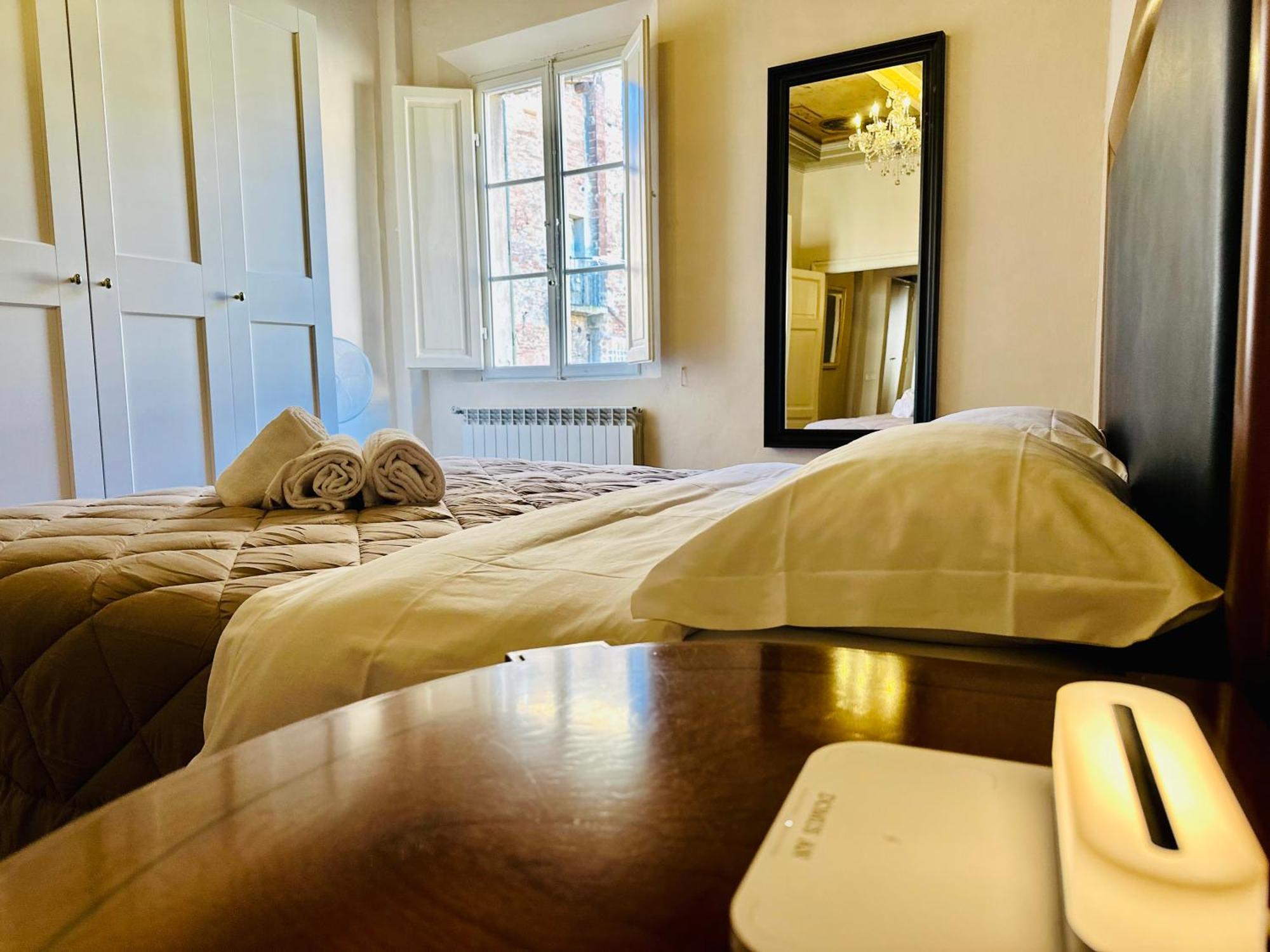 Domus An- Two Bedrooms Apartment -Antique And Historical Home Siena Bagian luar foto