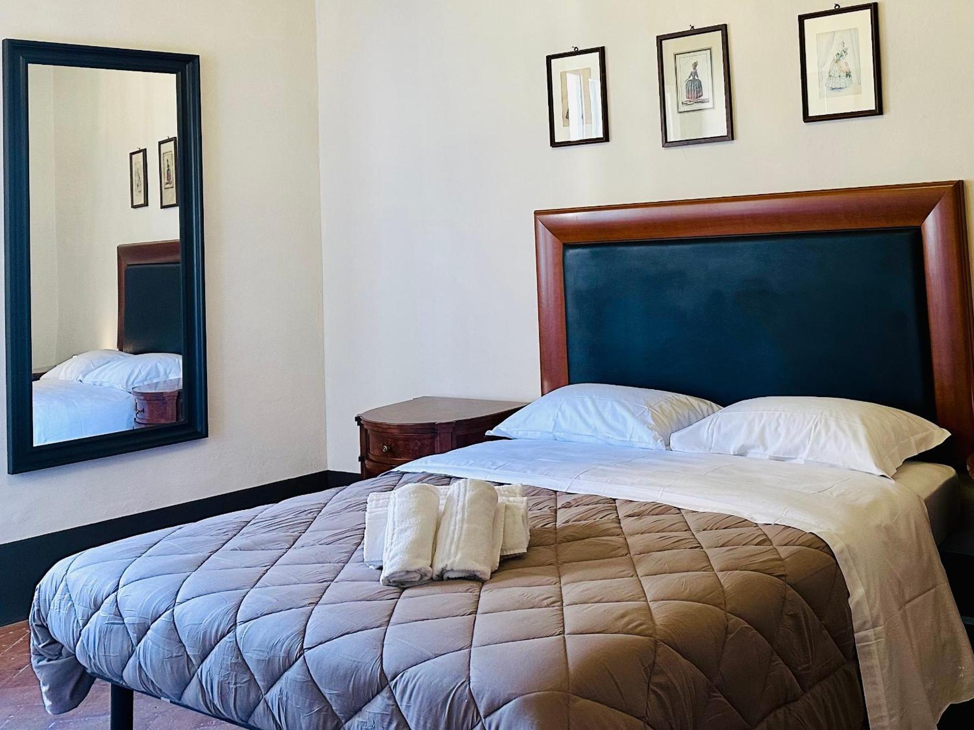 Domus An- Two Bedrooms Apartment -Antique And Historical Home Siena Bagian luar foto